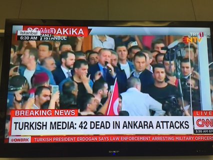 Erdogan spricht in Istanbul vor Anhängern.