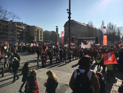 Das rund 8.000 Demonstranten heute gestreikt haben, wurde nun von Dieter Haase bestätigt. Julica osterhage