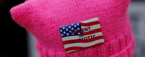 Rosa Mützen als Zeichen des Protests gegen Trump