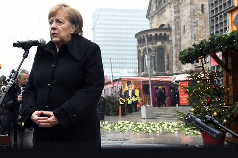 Angela Merkel bei der Gedenkveranstaltung auf dem Breitscheidplatz