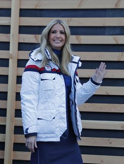Auch Ivanka Trump ist gekommen.