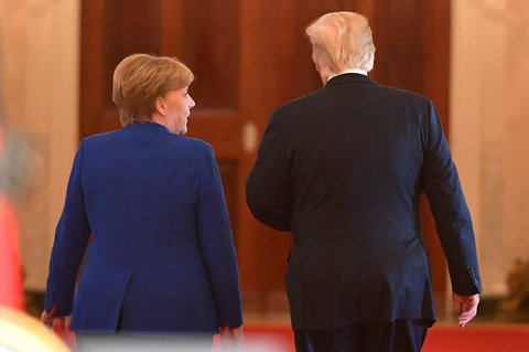 Nach der Pressekonferenz: Noch ein Plausch auf dem Rückweg.