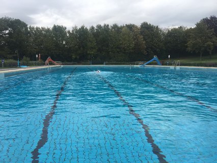 Alleine im Freibad Kirchhain