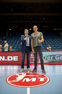 Bei Handball-Bundesligist MT Melsungen, links Manager Axel Geerken