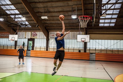 Ist und bleibt Basketballer: Flying Henning Harnisch