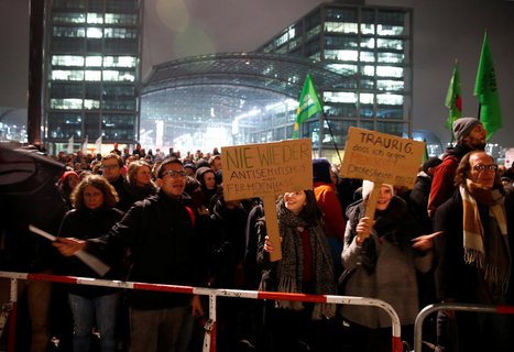 Gegenprotest vor dem Berliner Hauptbahnhof
