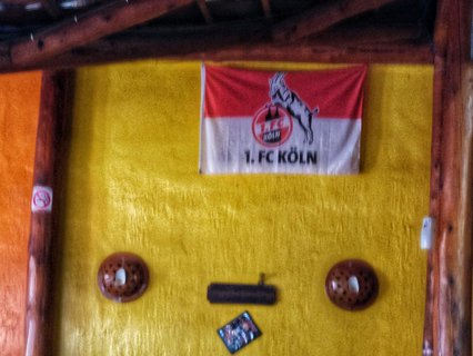 Der 1. FC Köln in Ruanda (coole Sache, aber ich fände eine Eintracht Frankfurt Flagge noch cooler).