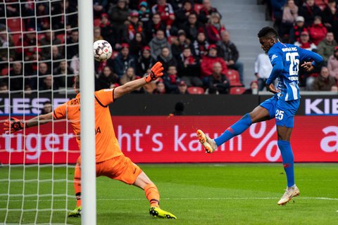 Jordan Torunarigha erzielt das 1:2
