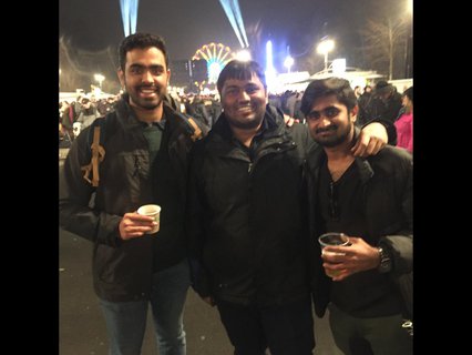 Gautam, Sai und Sumanth wollen die ganze Nacht durch weiter feiern.