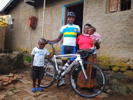 Gasore und seine Familie.