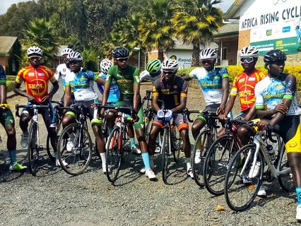 Profiradler im Africa Rising Cycling Center.