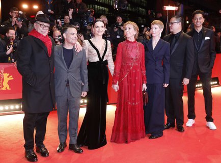 Die Jury auf dem roten Teppich mit Dieter Kosslick.