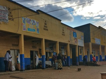 Nett Plaudern gehört zur Dorfkultur - man hat es selten eilig.