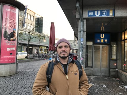 Matias Sauter hat Glück - ein bekam noch ein Taxi zum Flughafen