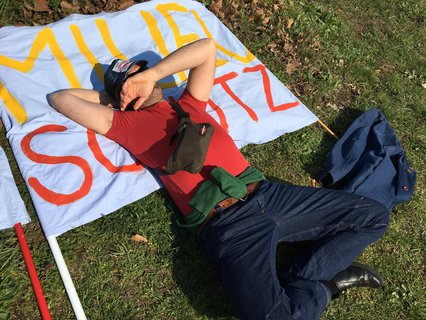 Protest-Pause in der Sonne.