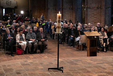 Multireligiöses Gebet in Hannover.