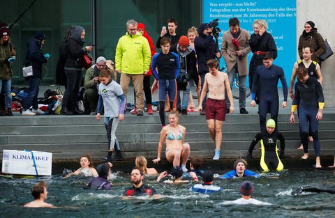 BUND-Protest in der Spree in Berlin