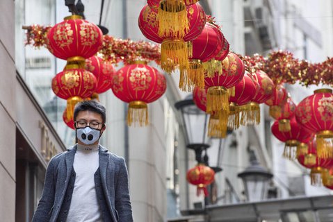 Ein Passant in Hongkong