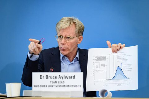 Bruce Aylward auf einer Pressekonferenz im Hauptquartier der WHO.