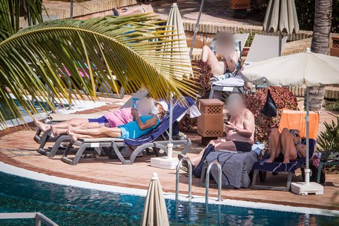 Quarantäne am Pool.