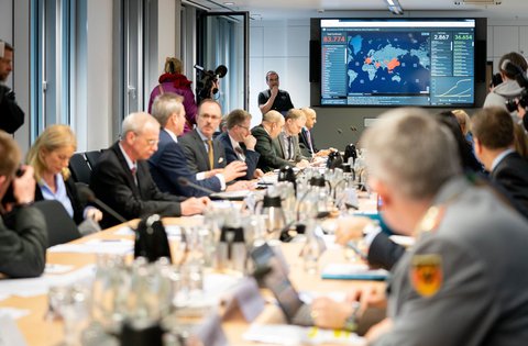 Der Krisenstab der Bundesregierung.