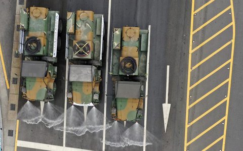 Desinfektion auf der Straße in Südkorea