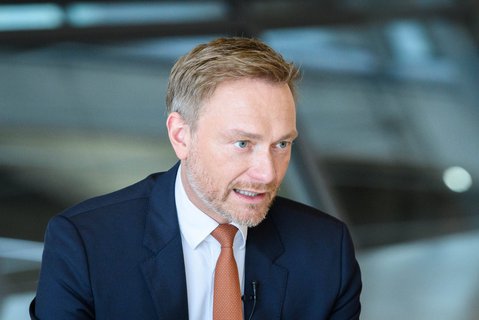 FDP-Chef Christian Lindner hat sich in einem Brief zur Flüchtlingsfrage an Bundeskanzlerin Merkel gewandt. 