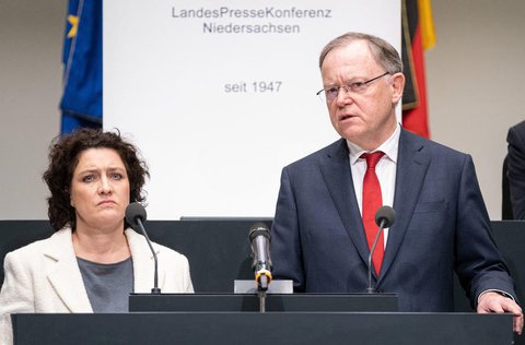 Der Ministerpräsident von Niedersachsen, Stephan Weil, und Sozialministerin Carola Reimann.