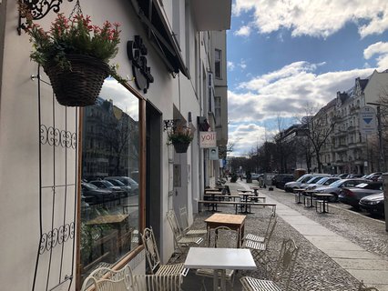 Nicht viel los auf der Knesebeckstraße am Samstagmittag.