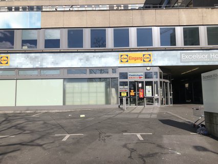 Der Supermarkt in der Stresemannstraße hat am Sonntag nicht geöffnet.