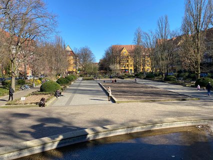 Der Rüdesheimer Platz ist am Sonntag wenig besucht.