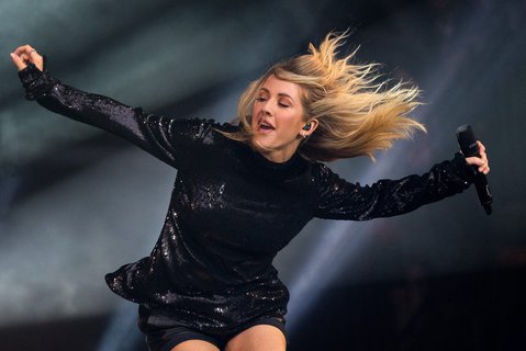 Sängerin Ellie Goulding bei einem Auftritt auf dem Glastonbury Festival of Contemporary Performing Arts (Archivbild)