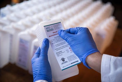 Desinfektionsmittel sind Mangelware geworden.