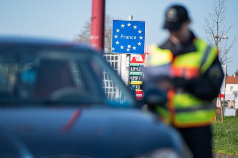 Papiere, bitte: Die französischen Grenzen werden weiterhin kontrolliert.