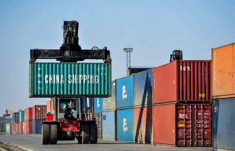 Von China in die Welt: Pekings Exporte sind im März um 6,6 Prozent zurückgegangen.