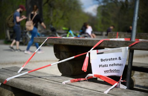 Kontaktsperren bis zum 3. Mai? Das sollen Staatskanzleien und Kanzleramt in einem Eckpunktepapier festgehalten haben.