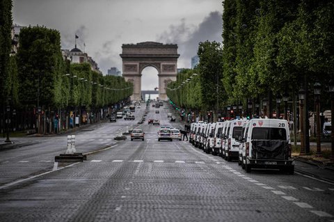 Auf der Champs Elysees 