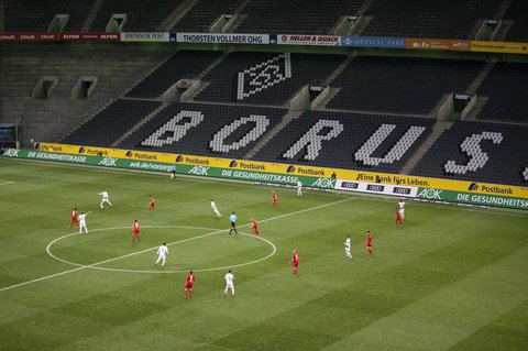 Das bisher einzige Geisterspiel war Gladbach-Köln (2:0).