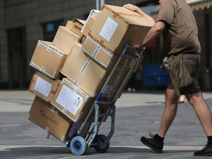 400 Mitarbeiter des Paketzustellers DPD müssen in Quarantäne. (Archivbild)