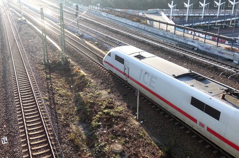 Muss möglicherweise tausende Stellen abbauen: die Deutsche Bahn