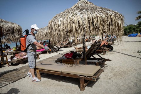 Strandurlaub mit Sicherheitsabstand und ständiger Desinfektion