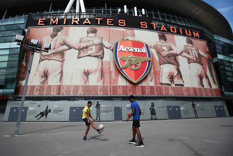 Die Fluglinie Emirates ist unter anderem Hauptsponsor des Londoner Fußballclubs Arsenal.