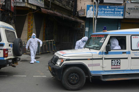 Mitarbeiter der Gesundheitsbehörden in Siliguri, Indien