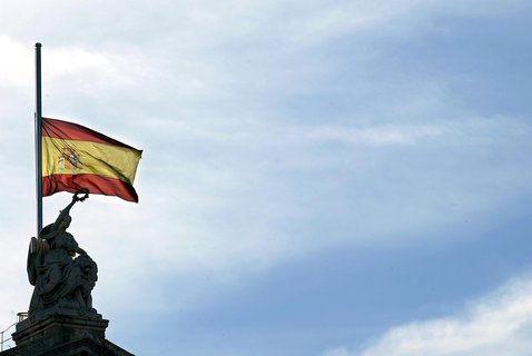 Ab Dienstag soll in Spanien für zehn Tage auf halbmast geflaggt werden
