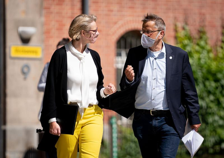 Karliczek und Heyo K. Krömer, Vorstandsvorsitzender der Charité