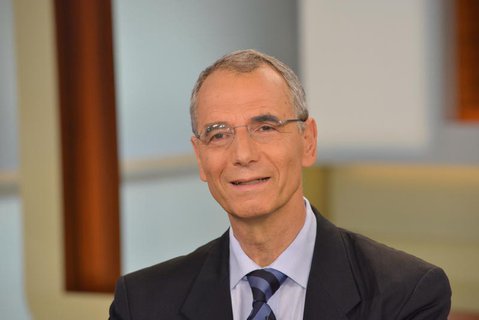 Publizist Michael Wolffsohn erwartet mehr Sinnstiftung von Religionsvertretern in der Krise.