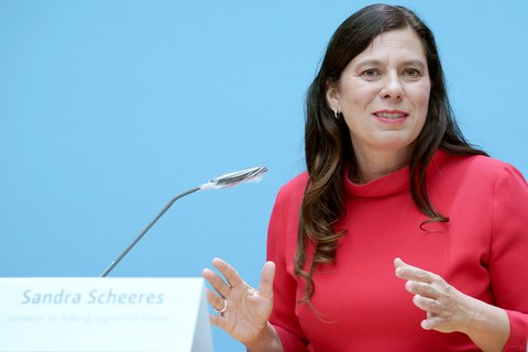 Sandra Scheeres (SPD), Bildungssenatorin, spricht auf 
einer Pressekonferenz nach der Sitzung des Berliner Senats.