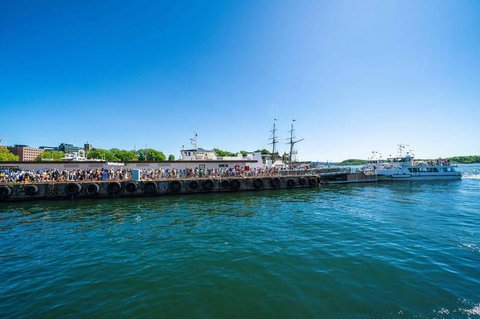 Schlange stehen für eine Fähre in Oslo.