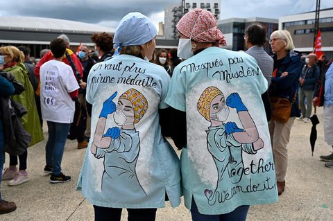 Gesundheitspersonal in Frankreich demonstriert.