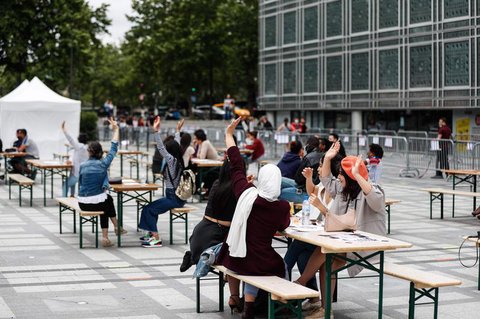 Mit viel Abstand konnte in Paris am Sonntag bereits die Fête de la Musique gefeiert werden.